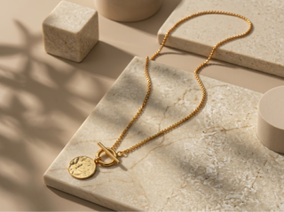 How to Clean Gold Jewellery at Home