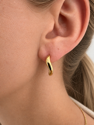 Wavy Hoops