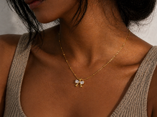 Bow Necklace